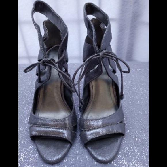 BCBGeneration Chierra Pewter Heels Size 5 - Picture 3 of 6